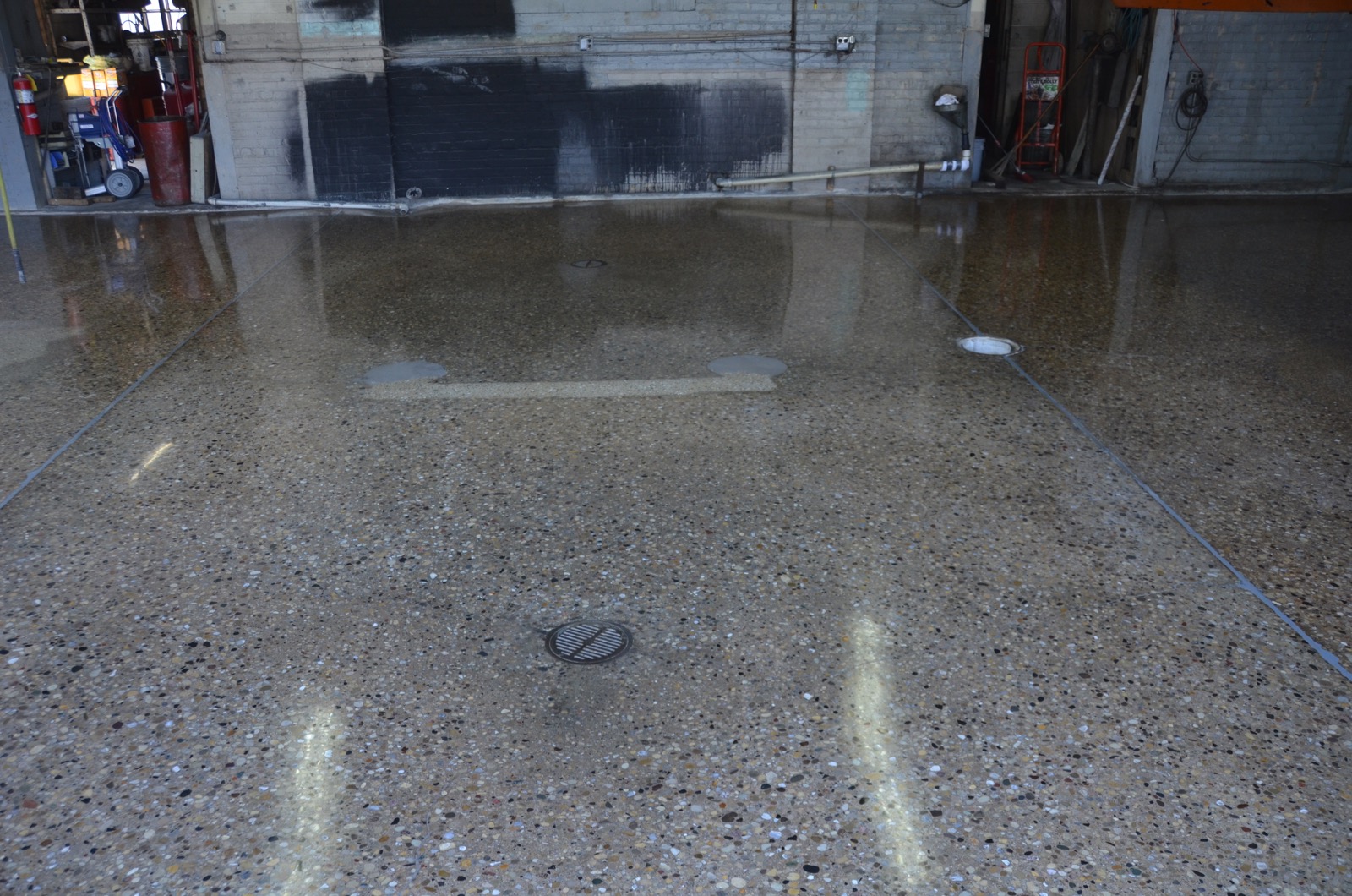  Polished Concrete in Automotive Repair Area  
