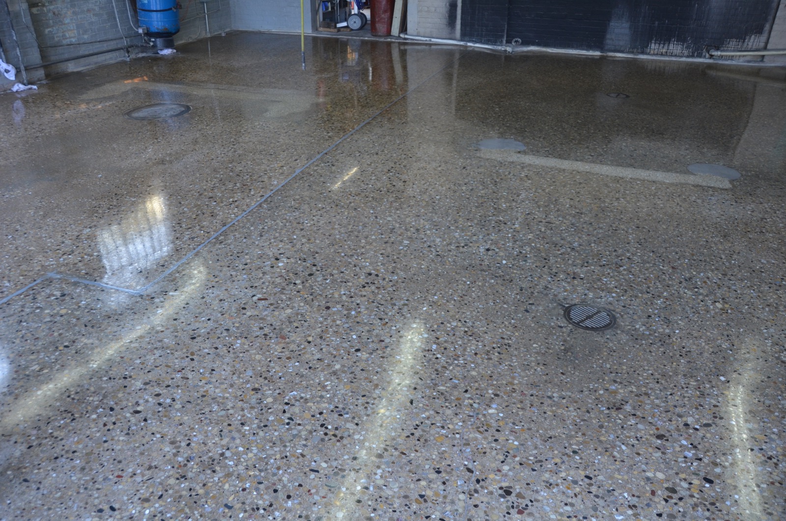  Polished Concrete in Automotive Repair Area  